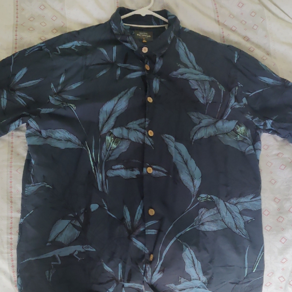 🌴Navy Leaf Print Shirt with Wooden Buttons XL